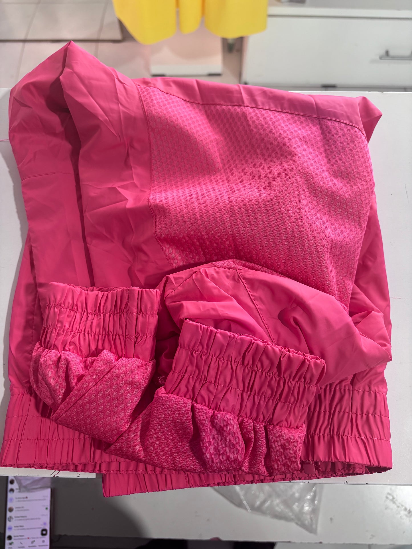 Rompevientos New Balance rosa