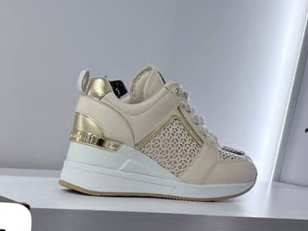 Tenis Michael kors beige con blanco