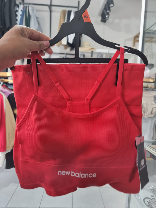 Conjunto deportivo New Balance rojo