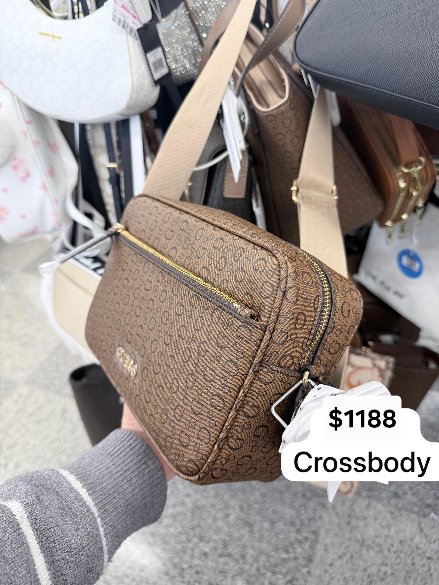 Crossbody Guess cafe con monogram