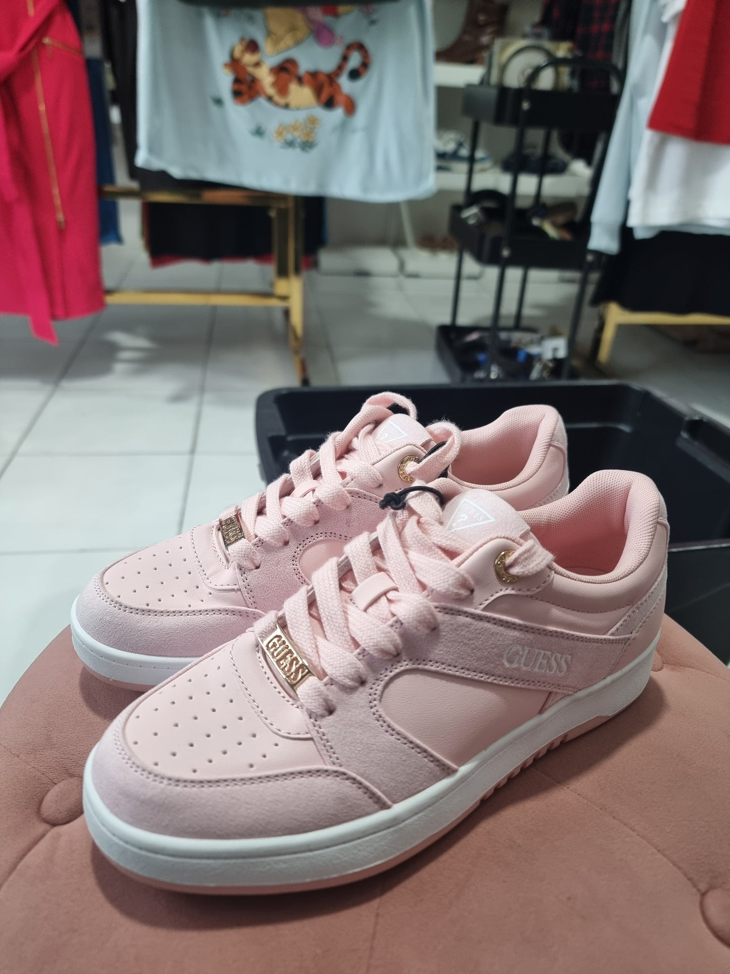Tenis Guess rosa
