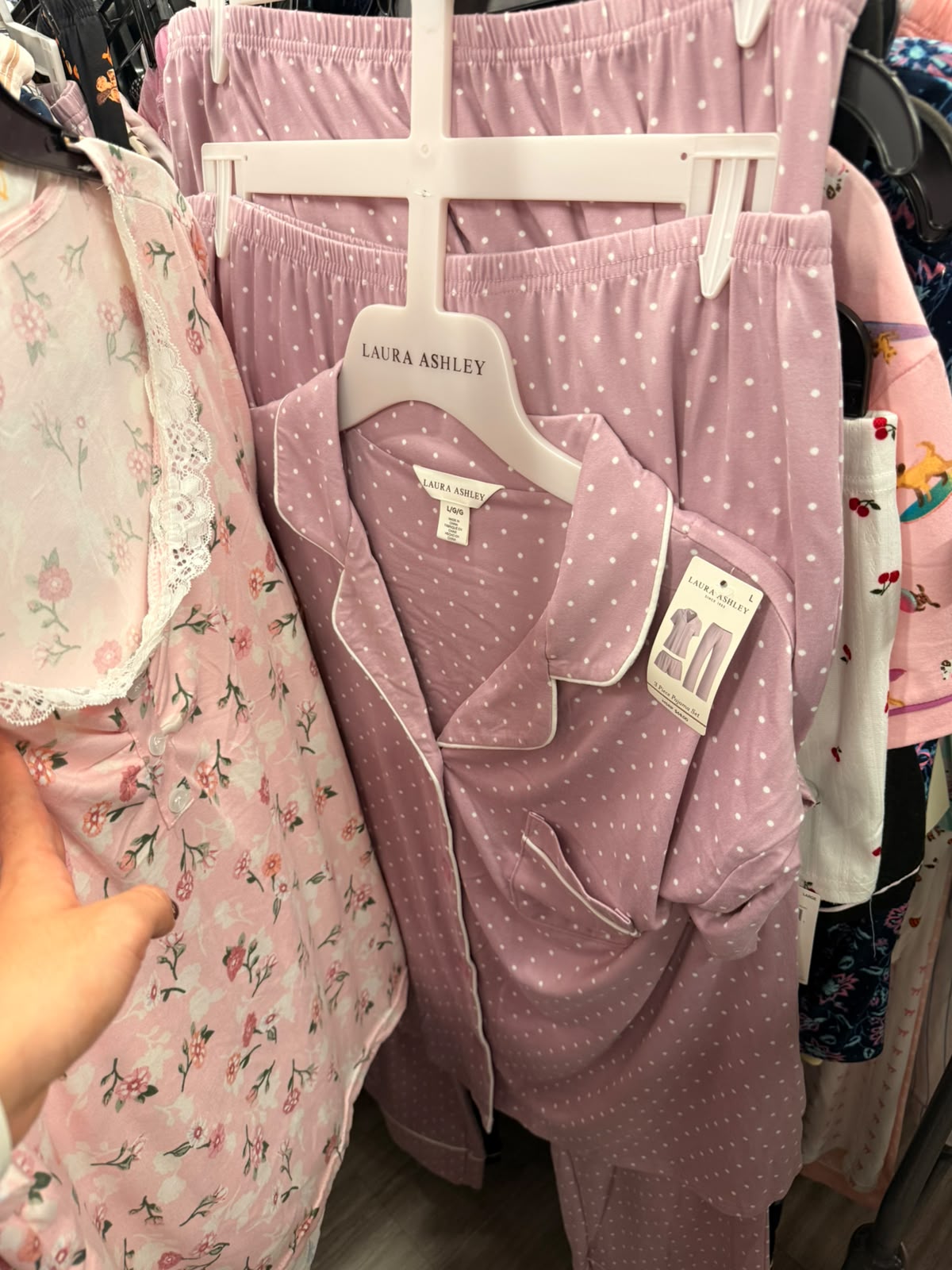 Pijama rosa linares blancos