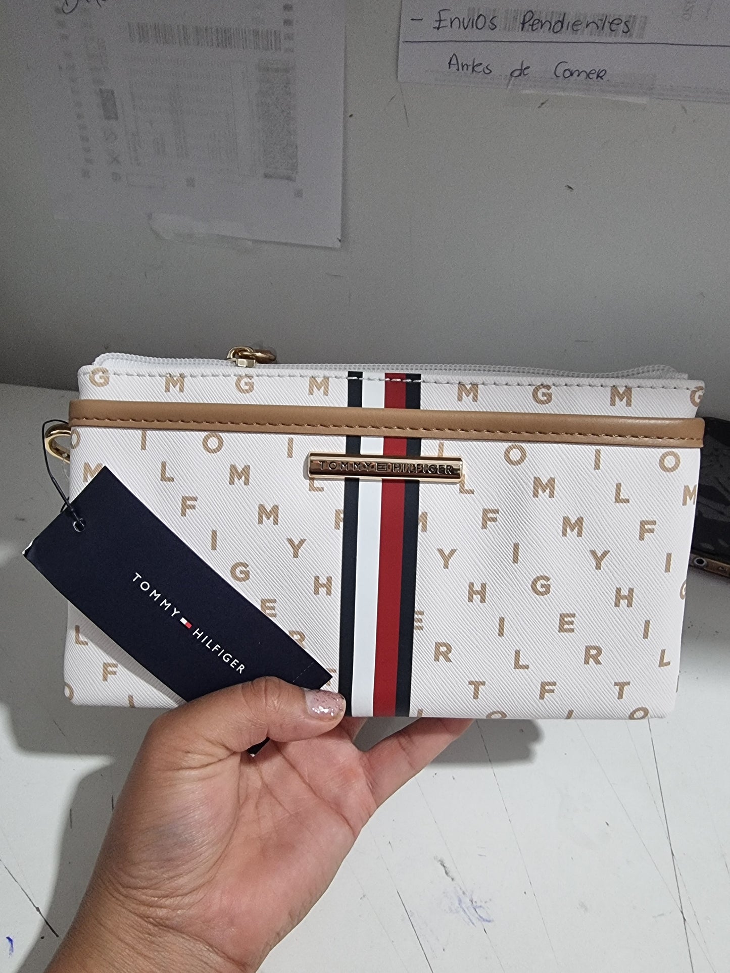Muñequera Tommy H crema con camel