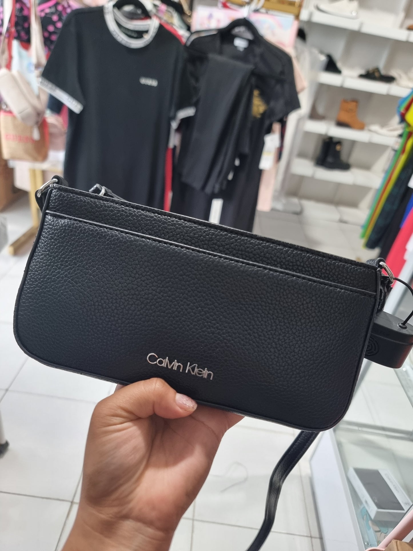 Crossbody Calvin k negra