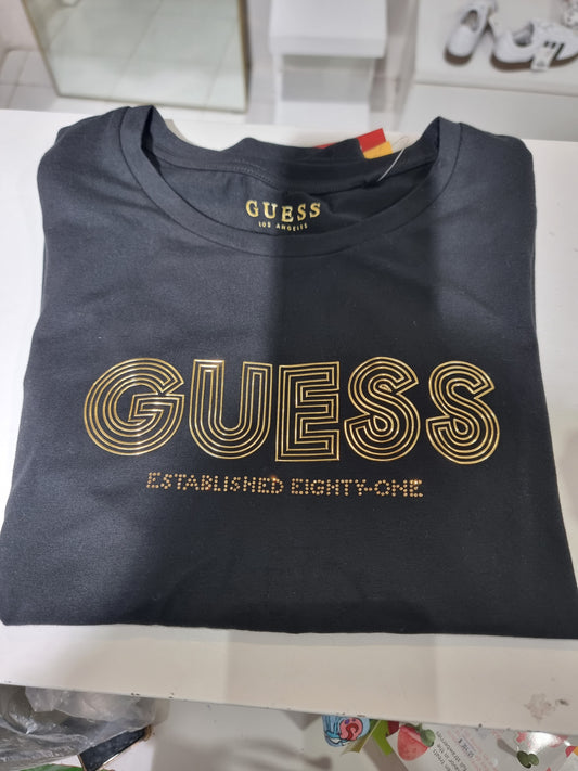 Playera Guess negra con letras doradas