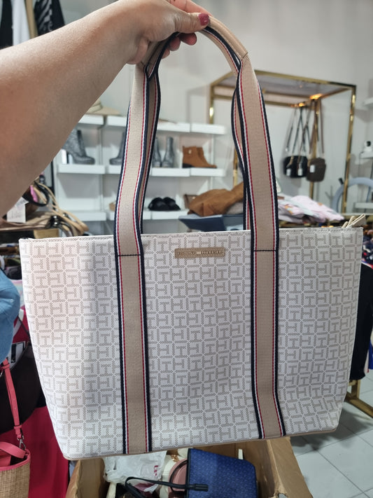 Tote Tommy H camel