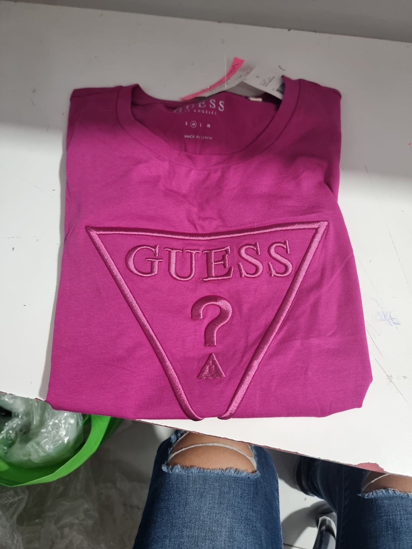 Playera Guess fucsia