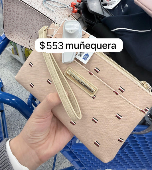 Muñequera Tommy H camel con  manogram de bandera