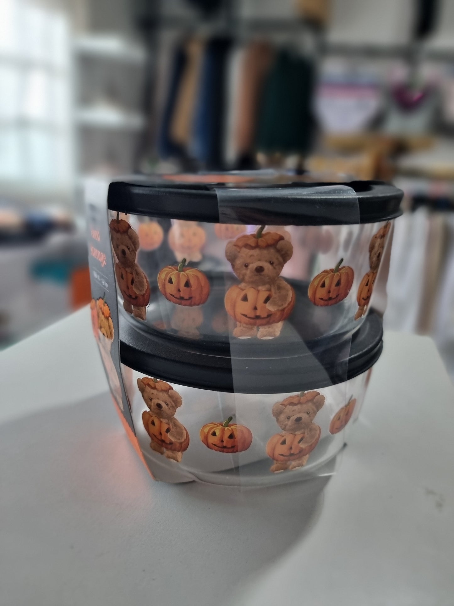 Contenedores de calabaza y osito
