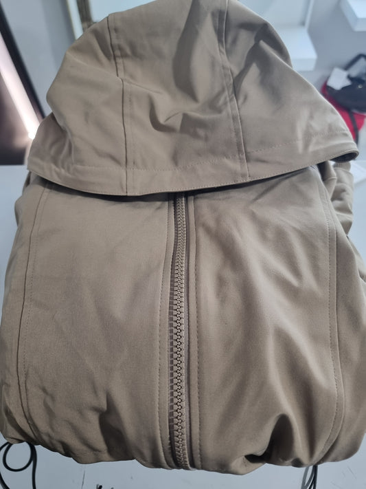 Chamarra Calvin K camel