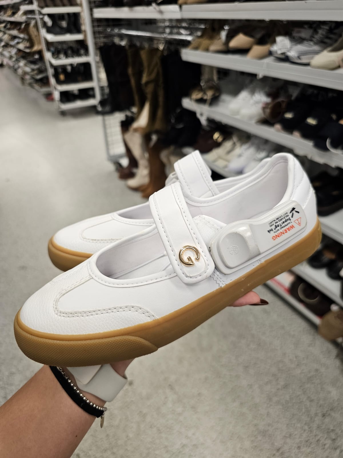 Tenis Guess blancos