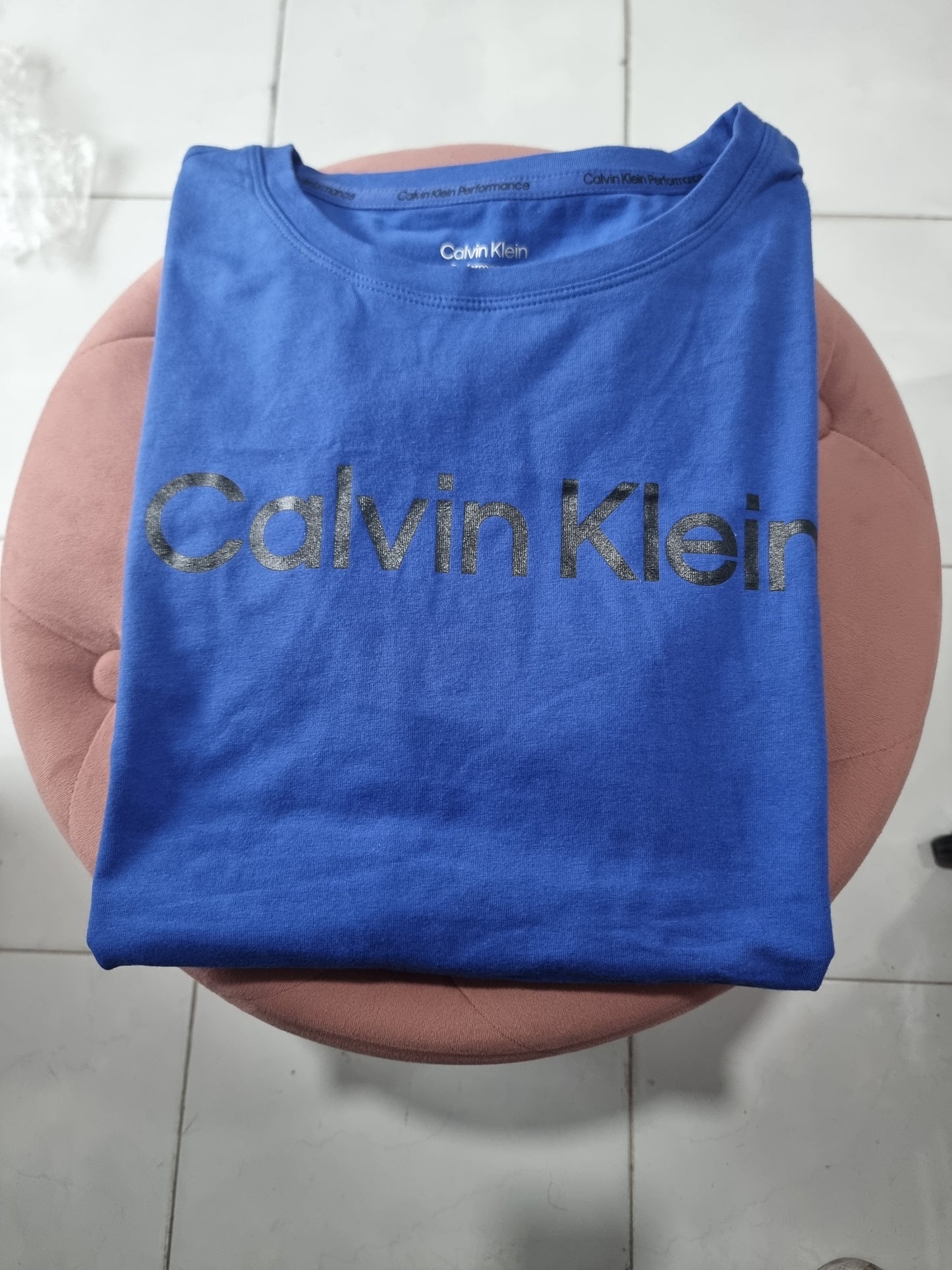 Playera Calvin k azul letras negras