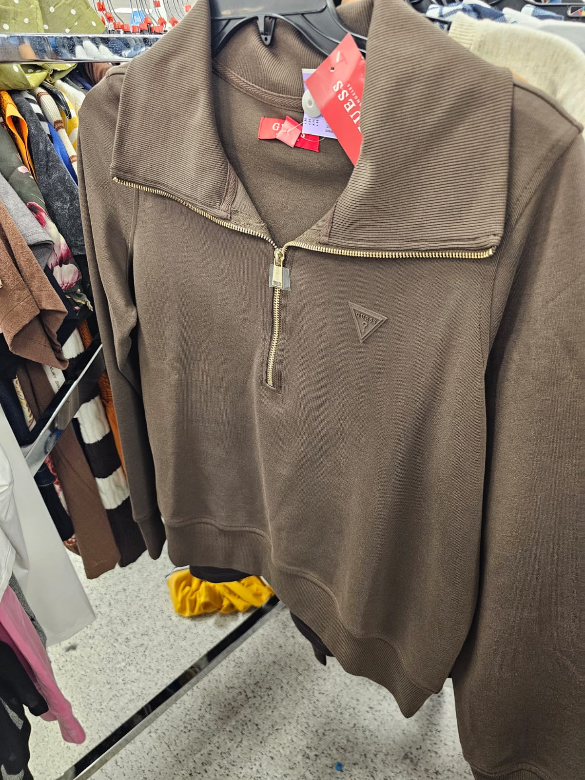 Sudadera Guess camel