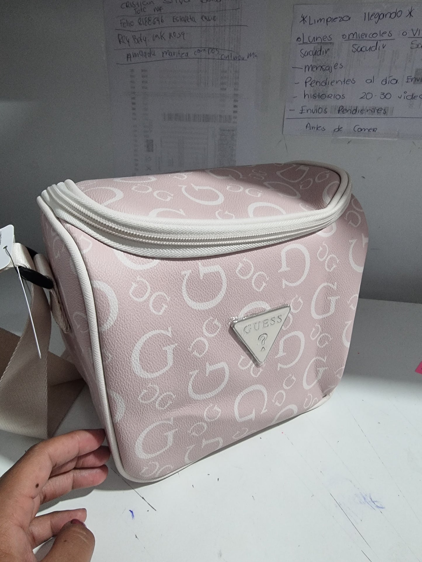 Lonchera Guess rosa