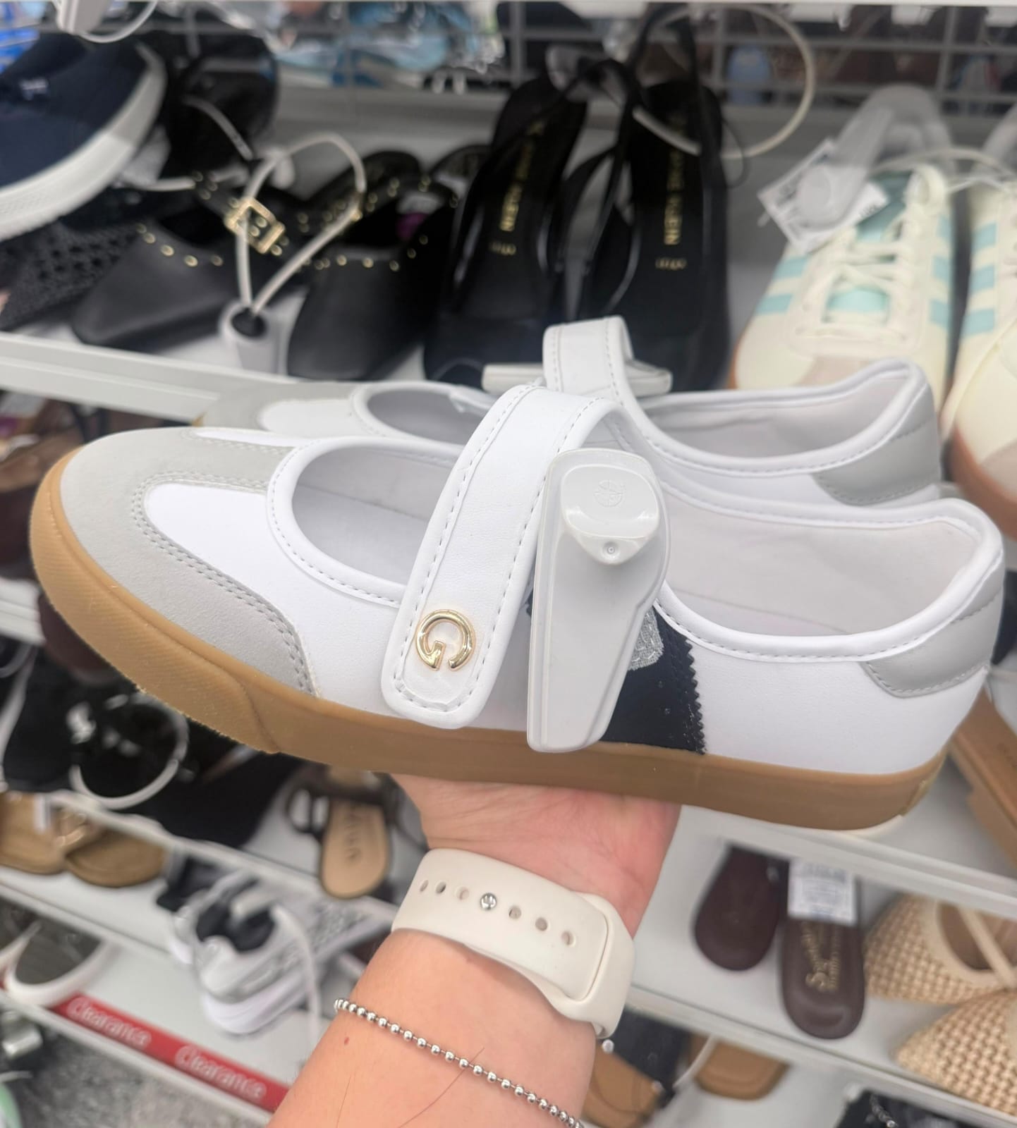Tenis Guess blancos