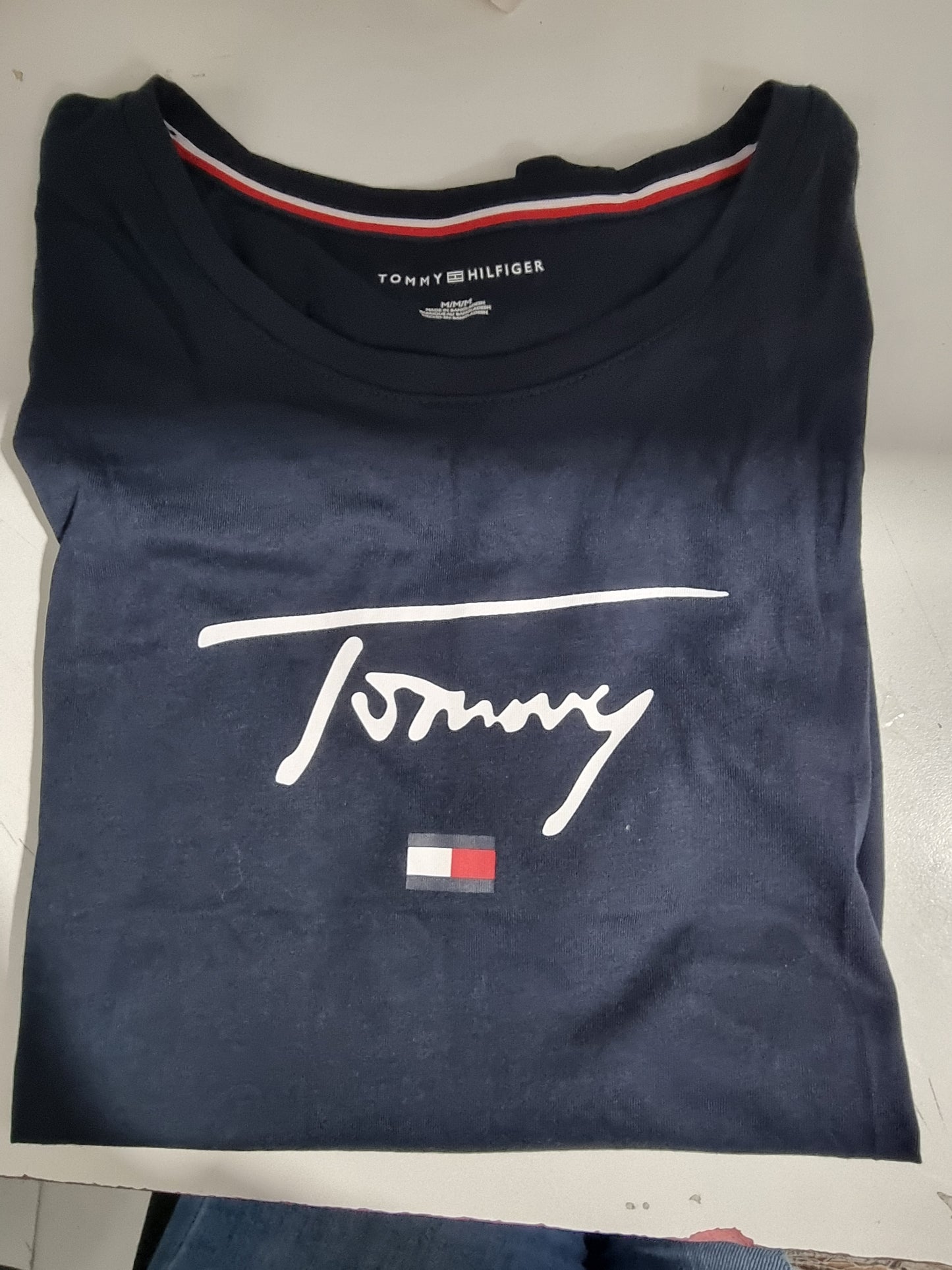 Playera tommy H azul marino
